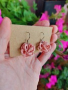 Kolczyki różyczki pudrowy róż frywolitka