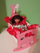 LALKA DORA ŁÓŻECZKIEM