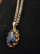 Stary złoty naszyjnik z szafirem -21 gramów.