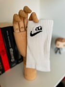 Skarpetki nike zdobione haftem maszynowym 