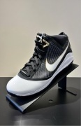 Nowe kolekcjonerskie buty Lebron James 7 BLACK/WHITE/GOLD 375664 011