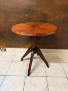 Stolik kawowy drewniany na nodze