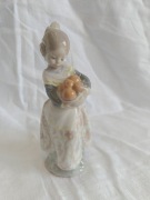 Figurka Lladro dziewczynka z koszem pomarańczy 