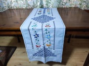 Ręcznie haftowany bieżnik 130x39