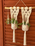 Kwietnik ze sznurka bawełnianego makrama na dwie rośliny z chwostem