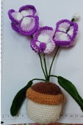 fioletowa Orchidea, ręcznie robione Szydełka. Podstawa-drut 