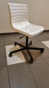 Krzesło obrotowe IKEA Skalberg, Biało-czarne