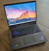 MSI VECTOR 16" 2,5k+ 9 13950HX GP68HX RTX 4080 12 GB 32 GB RAM 3TB SSD