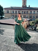 długa sukienka w kolorze butelkowej zieleni-rozmiar M