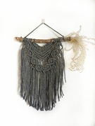 Ręcznie Wykonana Makrama Ścienna z Suszoną Trawą – Naturalna Dekoracja 