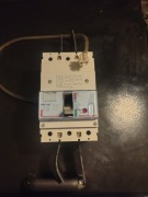 Legrand DPX 160A 3P 25198 + wyzwalacz 