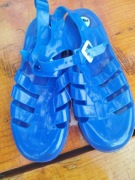 Nowe niebieskie żelowe sandały Juju 39