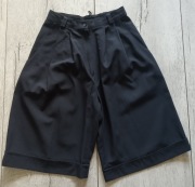 KRÓTKIE SPODENKI WYSOKI STAN R. 9-10 LAT