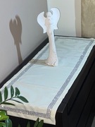 Piękny bieżnik w kolorze ecru