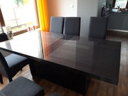 Duży stół w połysku 