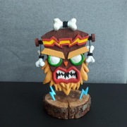 Crash bandicoo maska Uka Uka. Ręcznie wykonana z drewna.