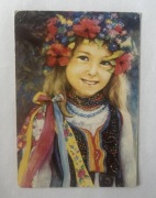 Pocztówka PRL Dziewczynka w stroju ludowym Danuta Muszyńska Zamorska–czysta