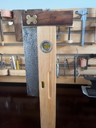 Stary kątownik i poziomica