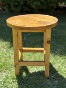Taboret drewniany okrągły