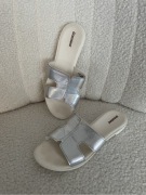 Białe srebrne/bezowe klapki deichmann 38 2 pary  