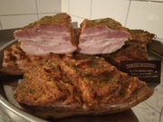 Boczek w majeranku pieczony 1 kg 