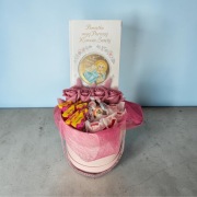 Box komunijny z książeczka i kwiatami mydlanymi prezent na komunię