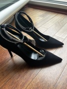 Eleganckie Szpilki z Mango nieużywane 