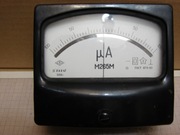 Przyrząd mikroamperomierz z zerem po środku