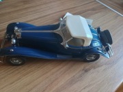 Model Franklin Mint 1935 Mercedes-Benz 500K Kabriolet granatowy 