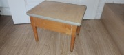Stołek pucybuta Prl stary ze schowkiem 