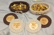 Koszyczek na słodycze z podkładkami pod kubek - Dzień Babci i Dziadka 