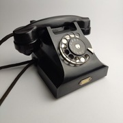 Pierwszy polski powojenny telefon CZPE DC2PL1