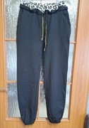 Spodnie dresowe włoskie L/XL czarne w bardzo dobrym stanie damskie