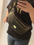 Czarna nerka skórzana