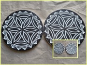 2 podkładki na stół. Pod kubek. Z płyty mdf. Rozeta o średnicy 15cm. 