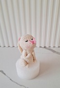 Króliczek na tort figurka z masy cukrowej