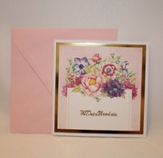 Kartka na urodziny złota w różowe kwiaty wiosenne tulipany pastelowa