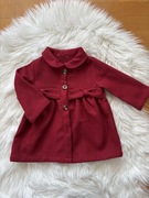 Płaszczyk dla dziewczynki czerwony na guziki z kołnierzykiem 6-9
