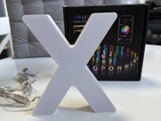 LED, świecąca litera "X" w kolorze białym