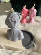 Świeca sojowa Kobieta z opaską szara