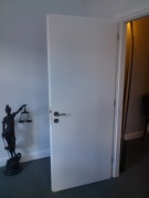 PŁASKIE BIAŁE drzwi solidne , trwałe , masywne 