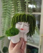 Doniczka głowa twarz z amarantusem