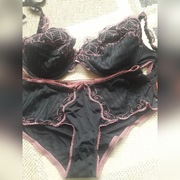 Komplet 70 B S czarny różowy  jak nowy Triumph