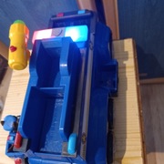 Duży samochód psi patrol