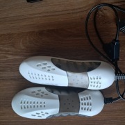 nowa elektryczna suszarka do obuwia, uszkodzone pudełko