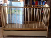 Łóżeczko z szufladą i przewijak