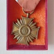 Brązowy Krzyż Zasługi PRL + pudełko