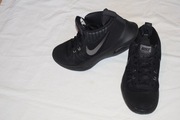 Nike AIR VERSITILE  EU 43 wkł. 27,5 cm