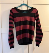 Bordowo-czarny sweterek