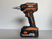 Klucz udarowy AEG BSS 18C12ZB6 18V + ładowarka i akumulator